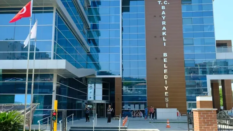 Bayraklı Belediyesi'nde rüşvet skandalı: Personel kovuldu!