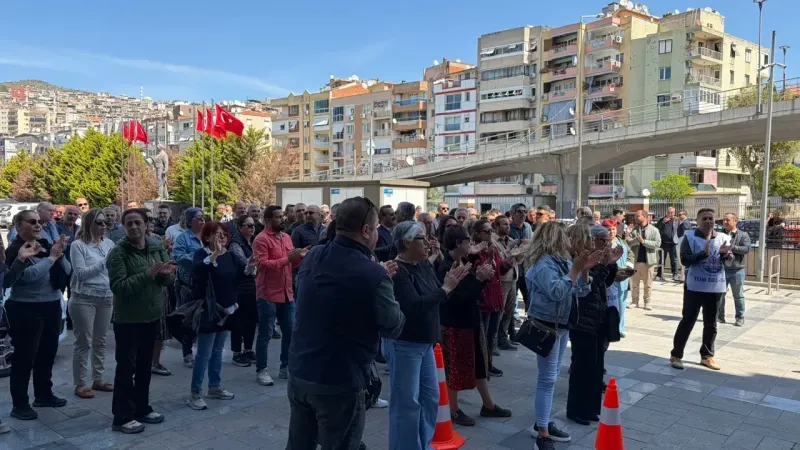 Bayraklı Belediyesi’nde TİS çıkmazı: Memurlar eylemde!