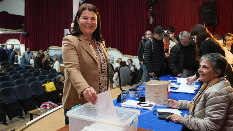 Foça Belediye Başkanı Fıçı açtı ağzını yumdu gözünü: 