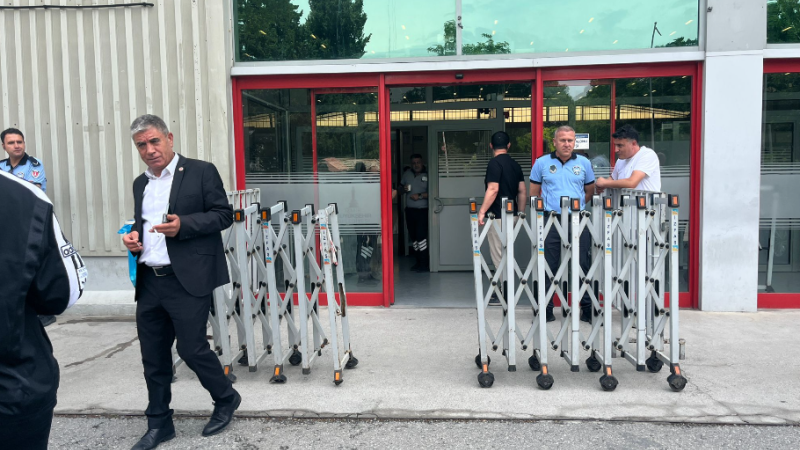 İzmir Büyükşehir Belediye Başkanı Cemil Tugay’dan olağanüstü toplantı trafiği