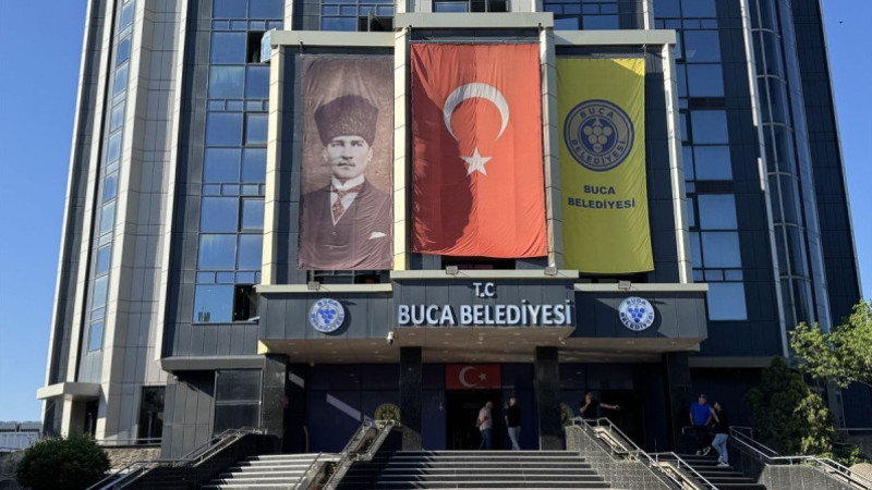Buca Belediyesi’nde hareketli saatler: Belediye başkanları gözaltına alındı!