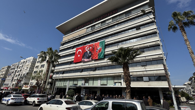 Karşıyaka Belediyesi'nde 'Kriz' istifaları sürüyor: Bir müdür daha ayrıldı!