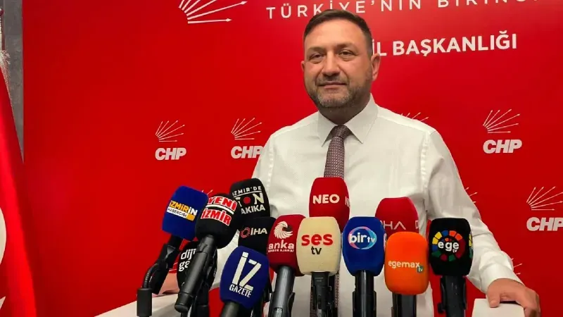 CHP İzmir’de sıcak gelişme: 3 ilçe başkanı görevden alındı!