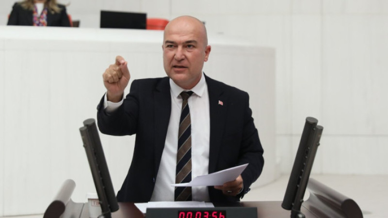 İzmir milletvekili Murat Bakan CHP’den istifa etti!