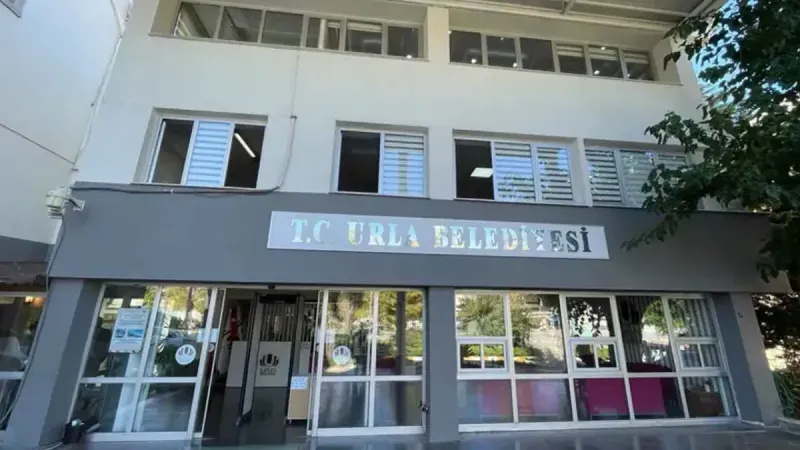 Urla’da CHP yönetimi ve meclis grubu tam kadro istifa etti!