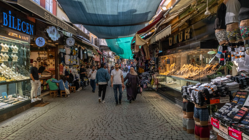 Kemeraltı esnafından Gediz Elektrik’e isyan: 
