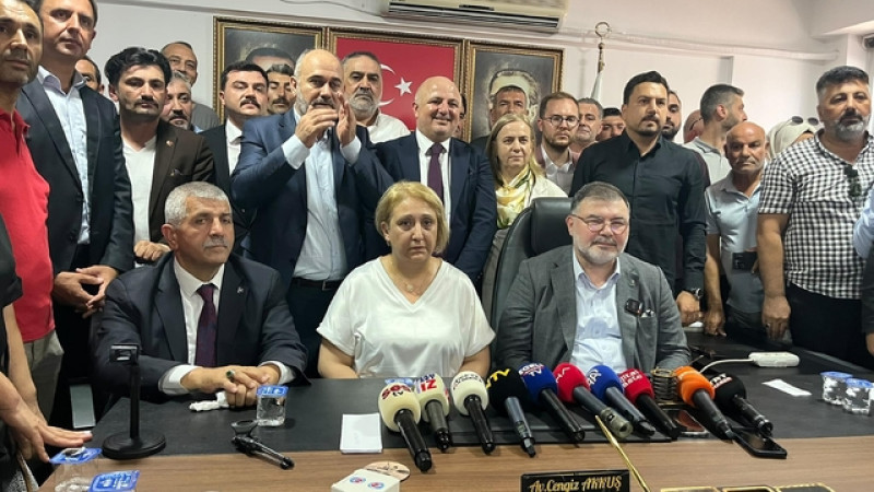 Menderes’te AK Partili Asuman Şen başkanvekili seçildi