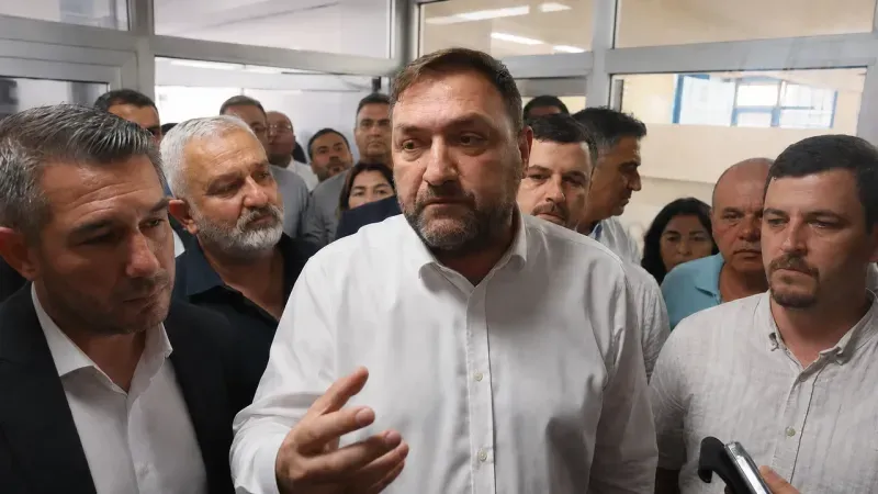Menderes’te Başkan Vekilliği seçiminde gerilim: CHP grubu salonu terk etti