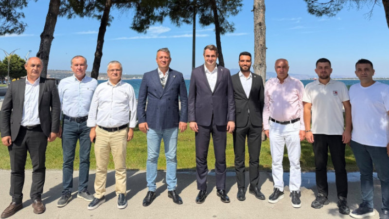 YENİ Parti İzmir’de ön seçim trafiği başladı