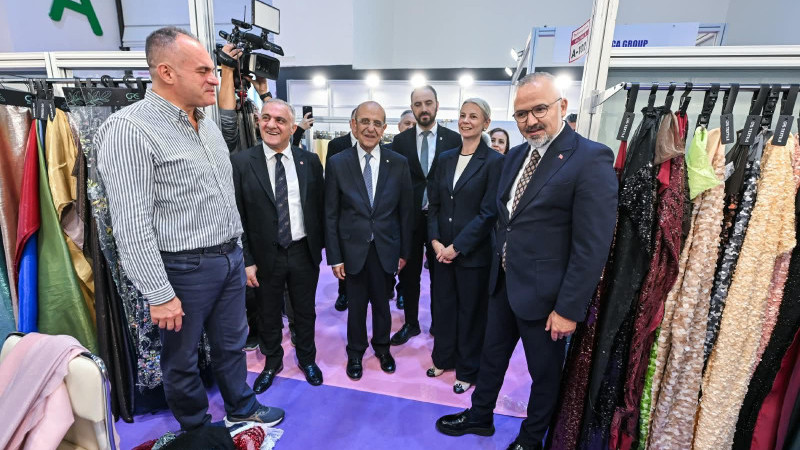 Fashion Prime İzmir'de Kapılarını Açtı! Başkan Tugay'ı Hakan Yıldız Temsil Etti