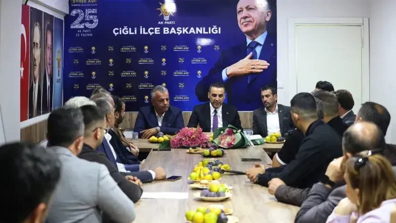 AK Parti'ye Katılan Başkan Onur Emrah Yıldız'dan Çiğli İçin Güçlü Mesaj: “Gecemiz Gündüzümüz Çiğli”