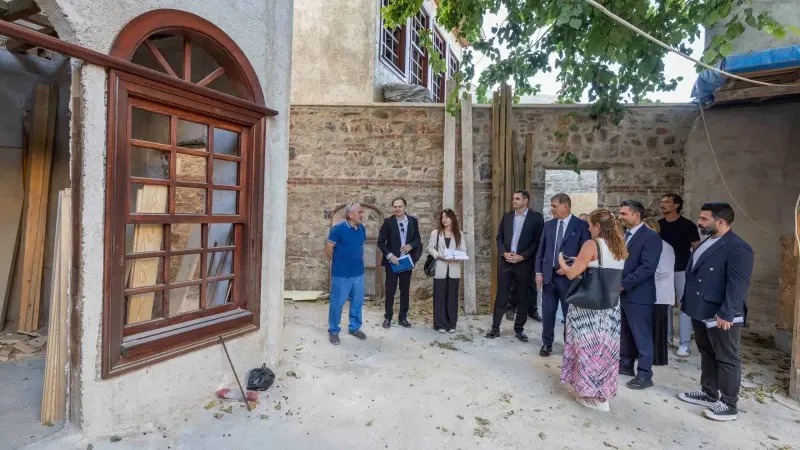 Basmane ve Kemeraltı’nda tarihi yapılar restorasyonla yeniden hayat buluyor