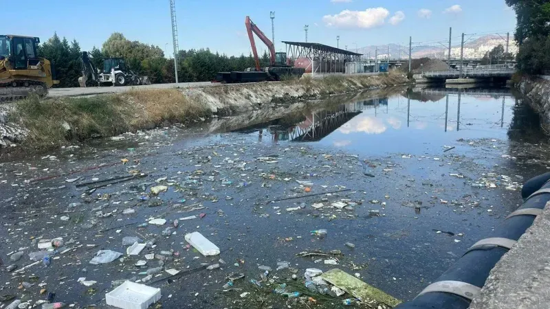Halkapınar Deresi'nde kirlilik şoku: Çöpler su yüzüne çıktı