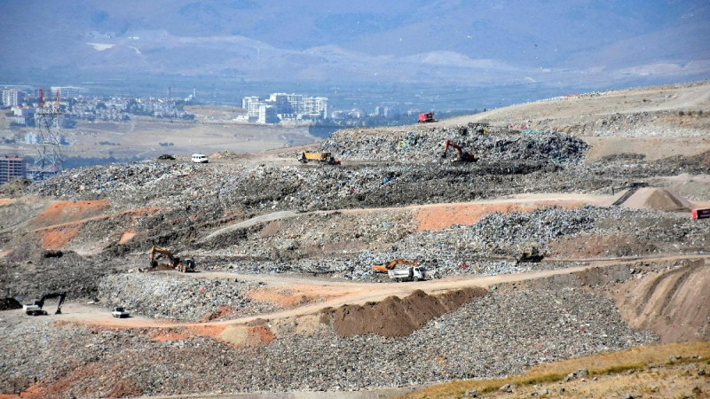 Harmandalı Çöplüğü için geçici izin tartışması: Eski muhtardan itiraz!