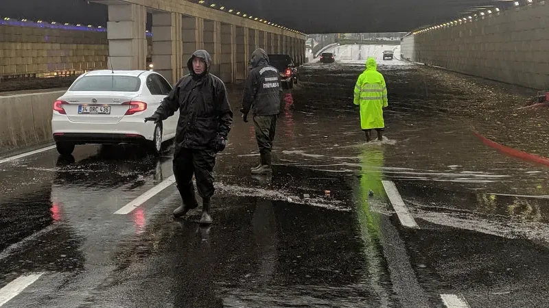 İzmir’e yağmur sürprizi: Pazartesi günü sağanak bekleniyor