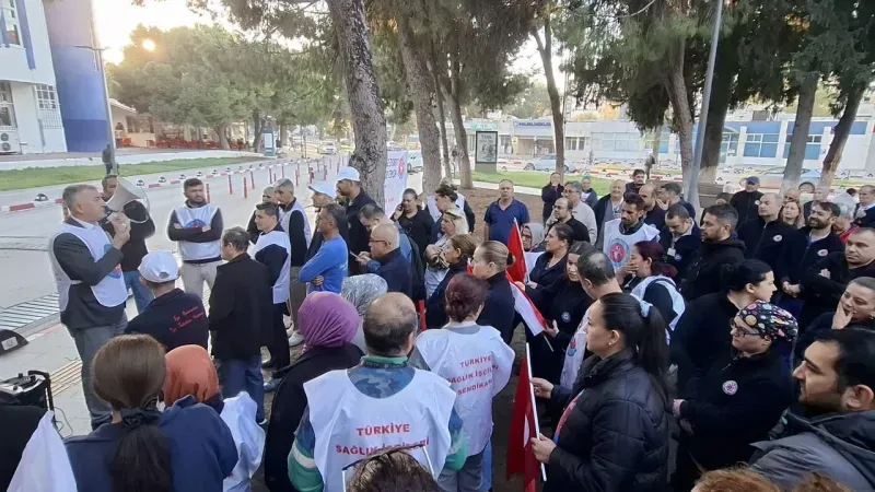 Ege Üniversitesi Hastanesi’nde işçilerden yarım günlük iş bırakma eylemi