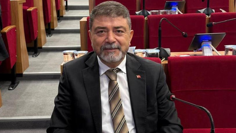 AK Partili Uğur İnan Atmaca’dan Cemil Tugay’a “kaçak yapı” tepkisi!