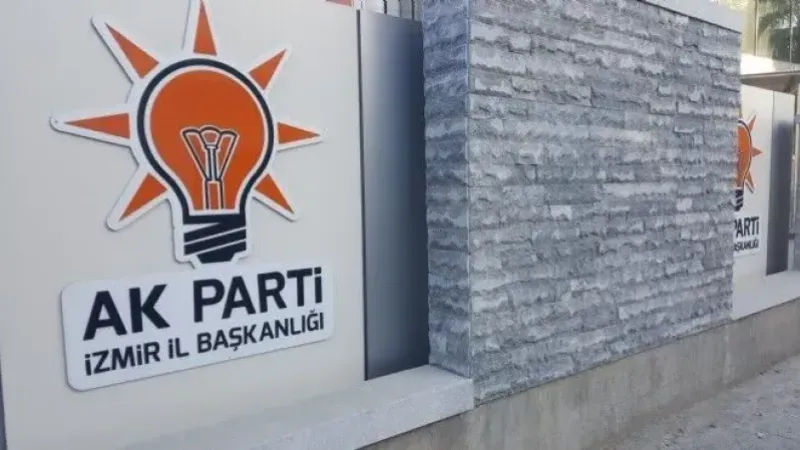 AK Parti İzmir'de büyük değişim: 6 ilçe başkanının yerine yeni isimler