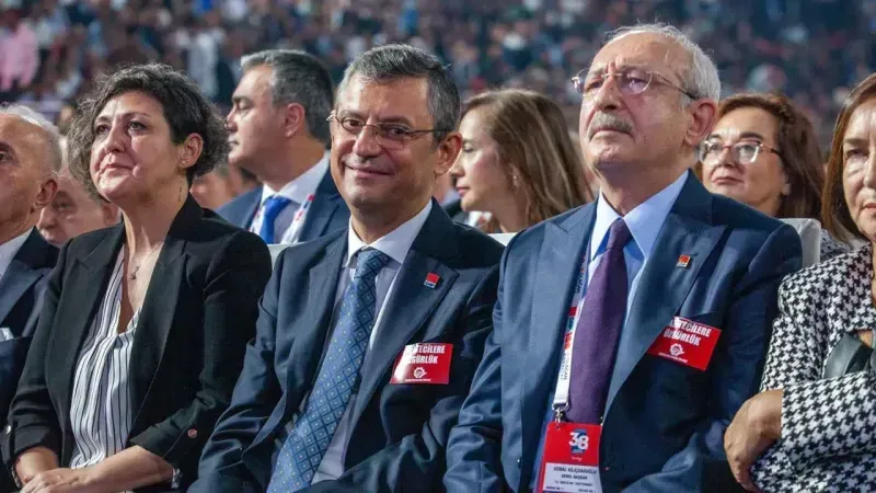 CHP davasında mahkeme erteleme kararı verdi, duruşma 2026’da devam edecek