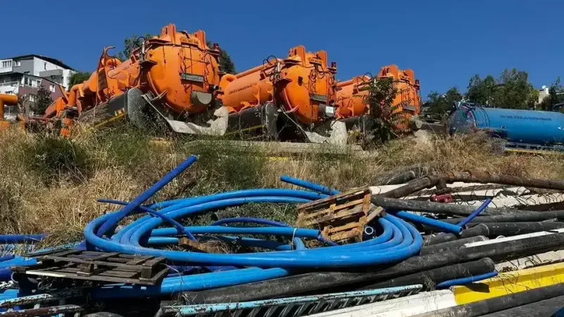 AK Partili Atmaca’dan İZSU’ya sert eleştiriler: “Milyonluk araçlar çürütülüyor”