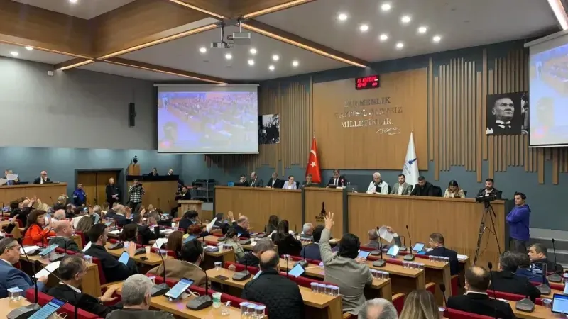 İzmir Büyükşehir Meclisi’nde sendikal kriz: “Havuz uygulaması adaletsiz”