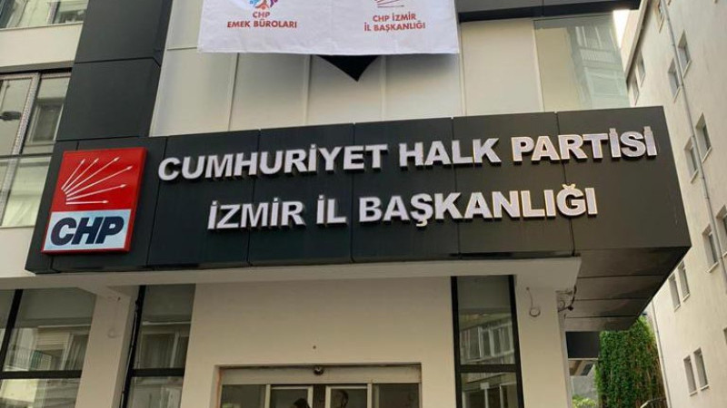 CHP İzmir, örgütü yeniden güçlendirmek için danışma kurullarını topluyor