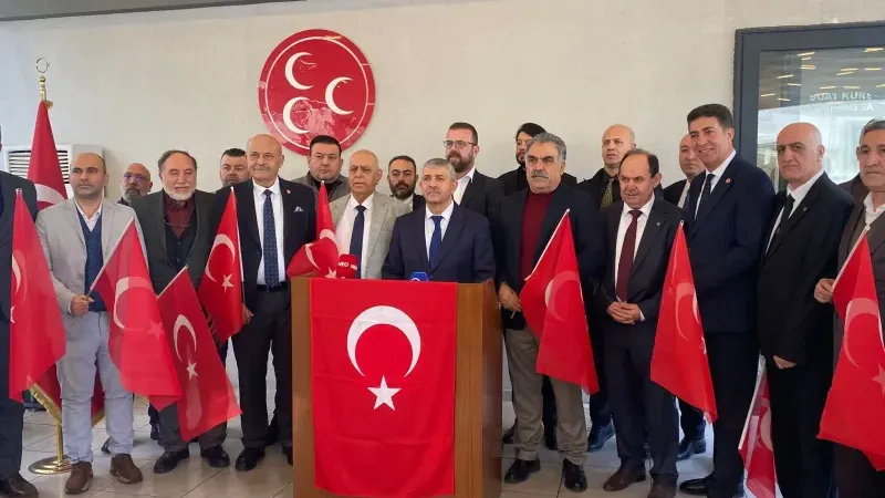 MHP İzmir İl Başkanı Veysel Şahin, Türk Bayrağı’na yapılan saldırıya sert tepki gösterdi