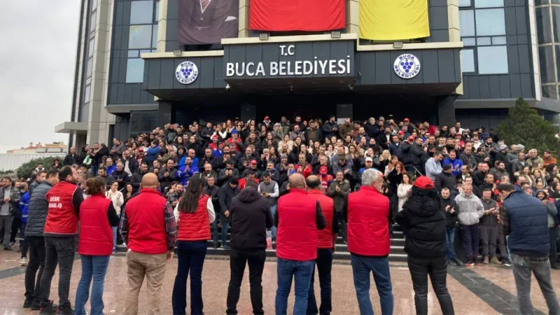 Buca Belediyesi’nde eylemler sürüyor: Memurlar da iş bıraktı