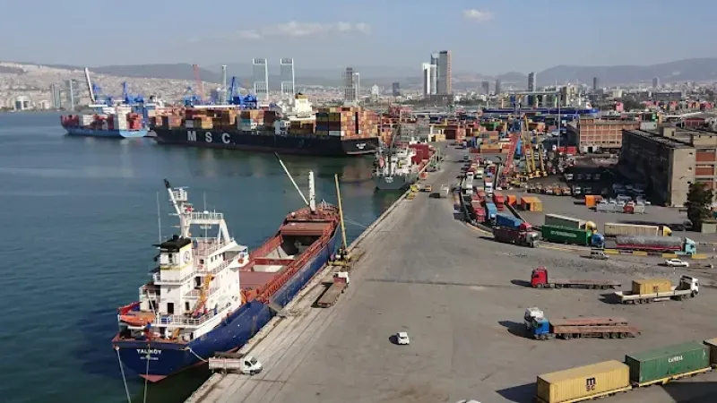 İzmir Alsancak Limanı'nın işletmesi Albayrak Grubu'na verildi!