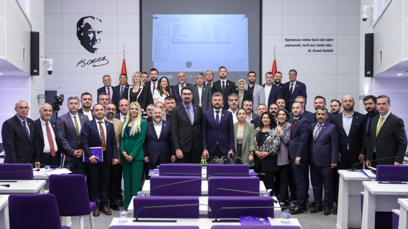 Buca meclisinde seçim bitti, kriz başladı: CHP grubu ikiye bölündü!