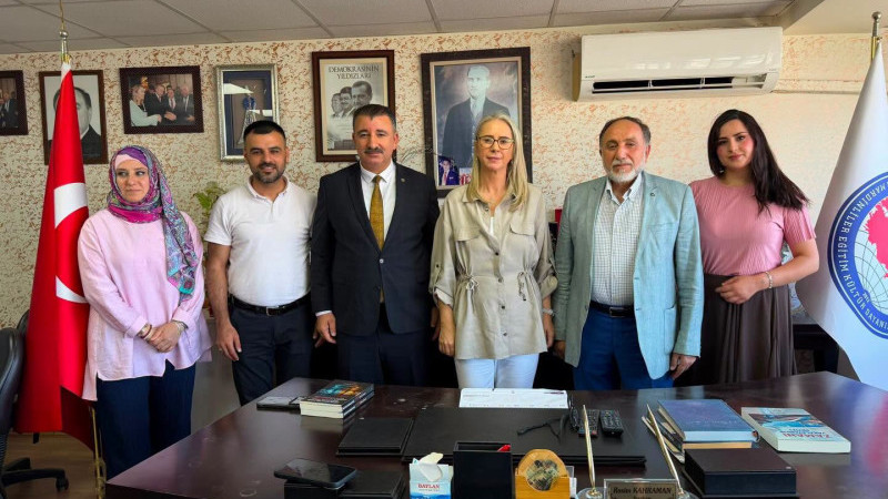 AK Parti'den İzmir Mardinliler Vakfı'na birlik ve beraberlik ziyareti