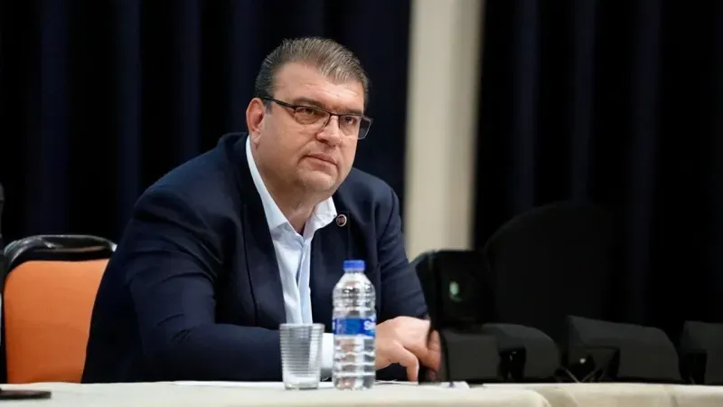 Seferihisar Belediye Başkanı İsmail Yetişkin görevden uzaklaştırıldı