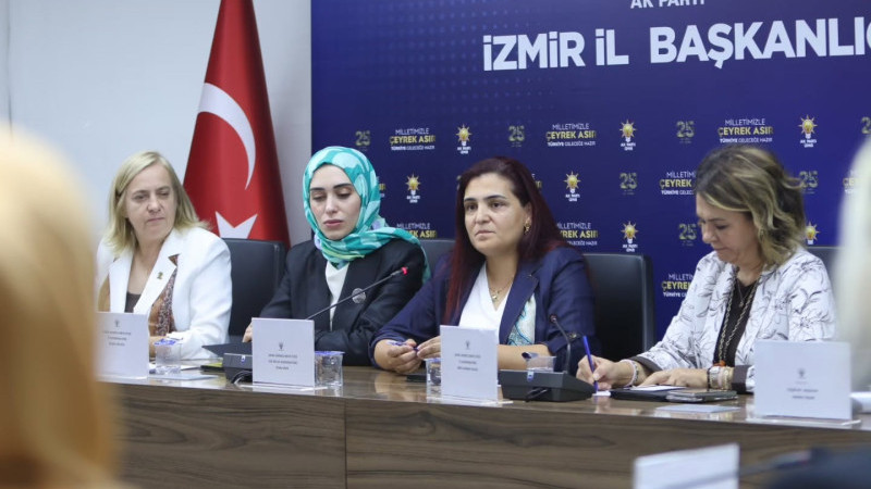 AK Parti Genel Merkez’den İzmir’e çıkarma: Kadın kollarından ortak akıl vurgusu