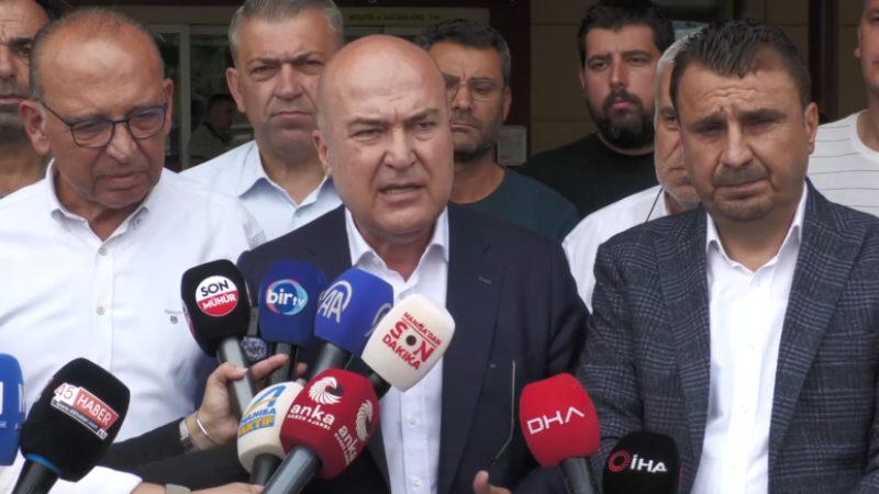 CHP'li Murat Bakan Turgutlu'da hastanedeki yaralı öğrencileri ziyaret etti!