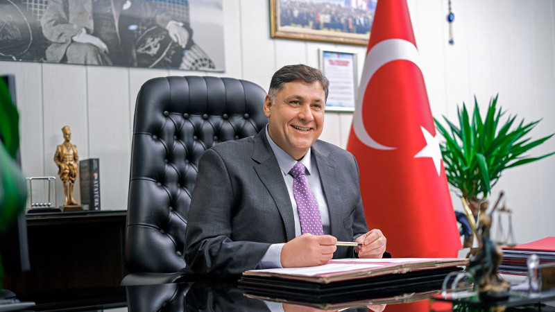 Menderes Belediyesi Eski Başkanvekili Erkan Özkan ve 9 kişi gözaltında