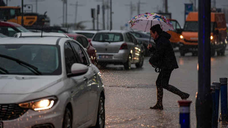 Meteoroloji’den İzmir için hafta sonu uyarısı: Cumartesi güneş, Pazar yağış var!