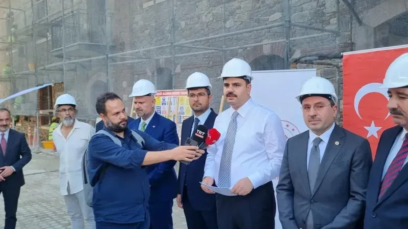 AK Partili İnan’dan İzmir’deki Tarihi Un Fabrikası Restorasyonunda Özgür Özel’e tepki