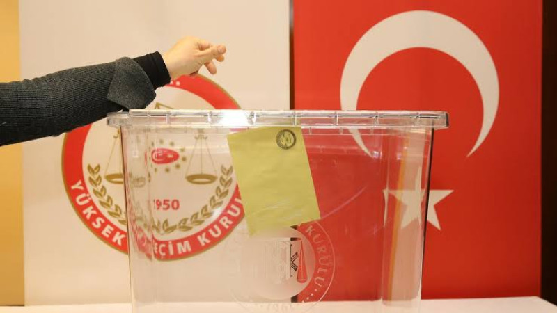 YENİ Partili üyeler, İzmir İl Başkanını belirlemek için sandık başına gidiyor