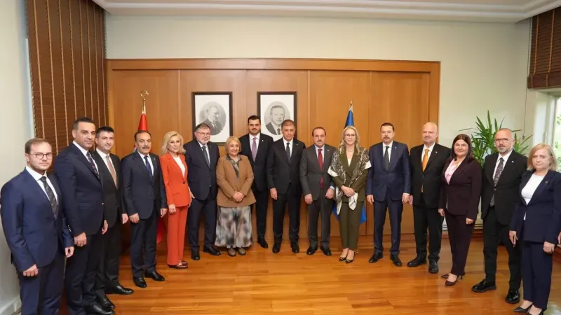 AK Parti’den Şato çıkarması: İzmir’in geleceği konuşuluyor