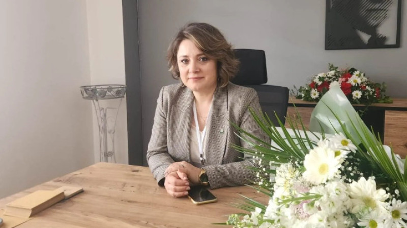 İzmir Büyükşehir Meclisi İkinci Başkan Vekili Elvin Sönmez Güler istifa etti