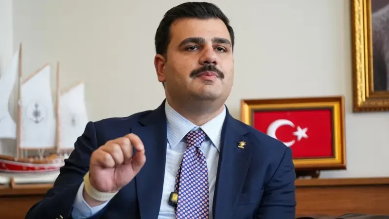 Eyyüp Kadir İnan’dan YENİ Parti’nin protestosuna yanıt: “Kamera bantlamaktan iyidir”